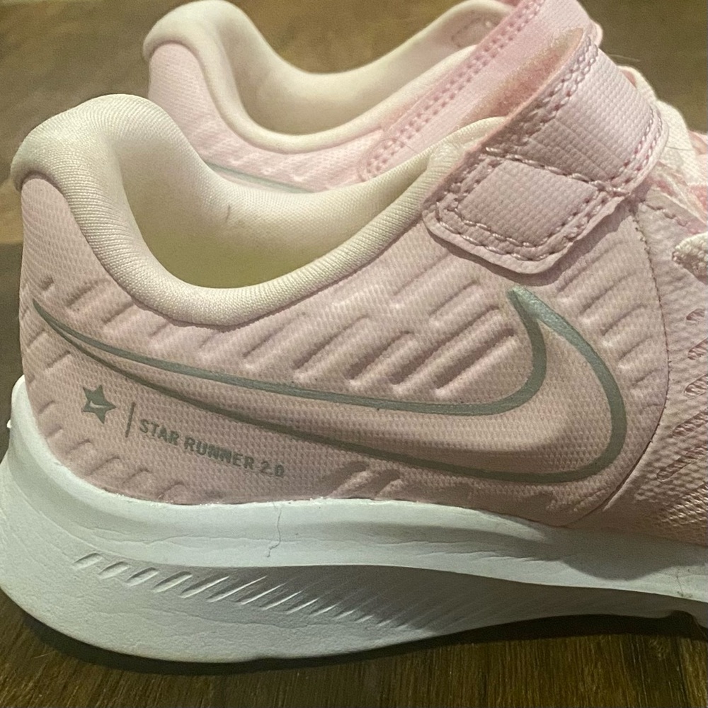Nike Shoes kids-Size 13C
My daughter only tried them on**See Photos
